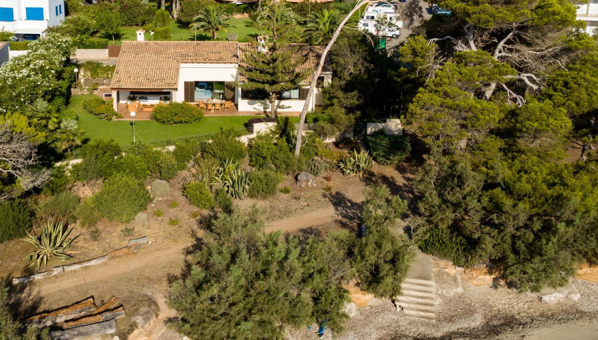 Villa Es Pinaro - Front *